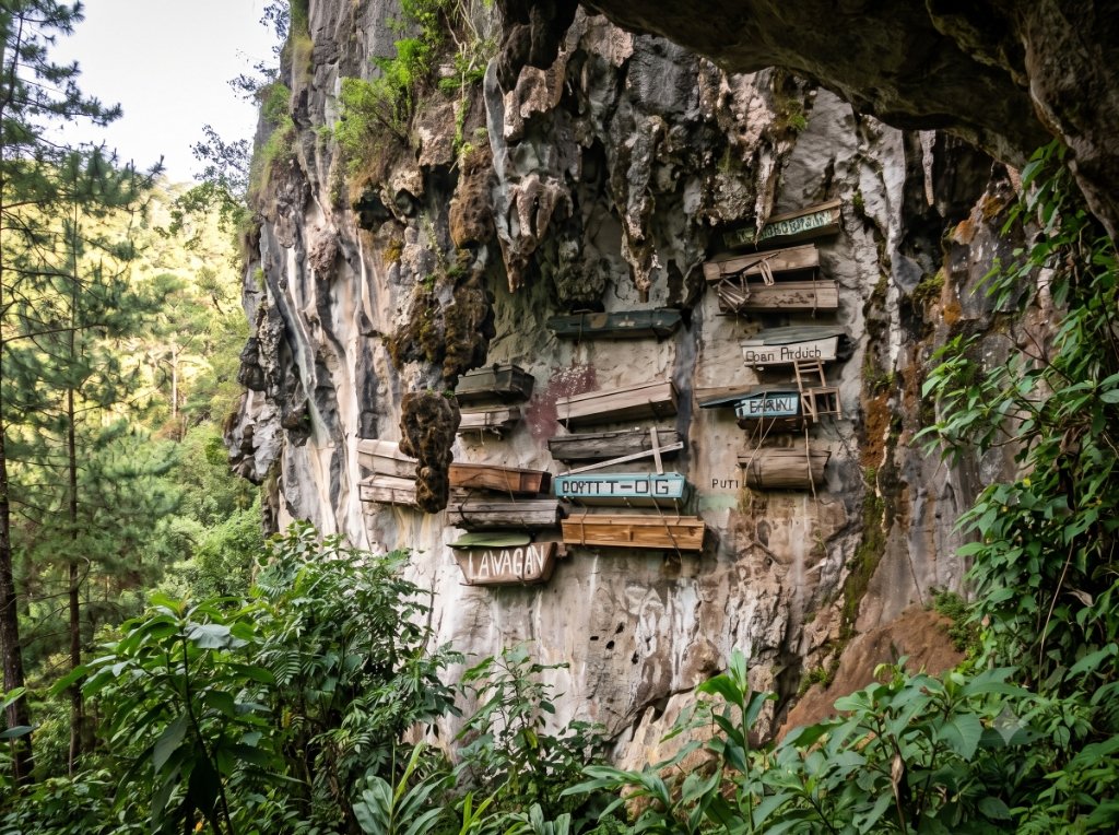 Mystical Mountains & Hanging Coffins
