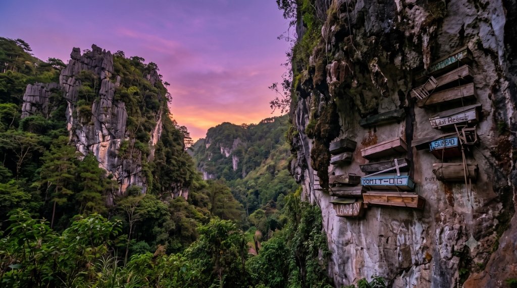 Echo Valley & Hanging Coffins (Adventure)